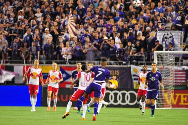Orlando City SC, 6 Mayıs 2016 'da Orlando Florida' daki Dünya Kampı Stadyumu 'nda New York Red Bulls' a ev sahipliği yaptı..  