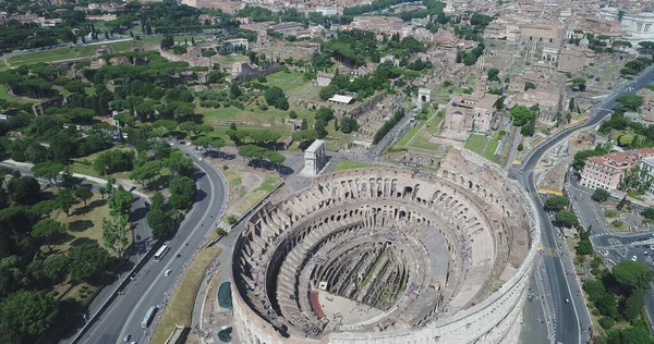 İtalya 'nın Roma' daki ünlü mezarının havadan görünüşü.. 