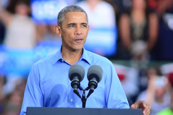 Prezident Barack Obama Vystoupí Shromáždění Kampaně Stadionu Osceola Heritage Park — Stock fotografie