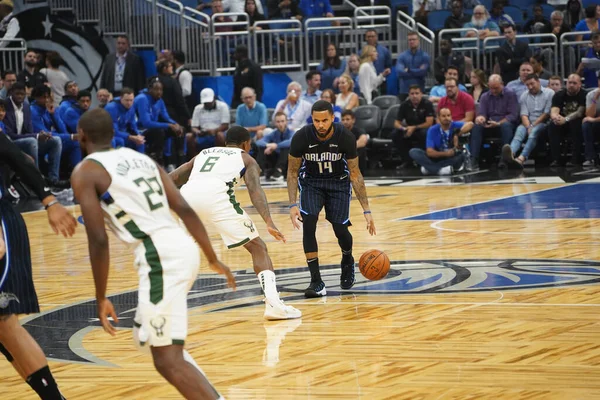 Orlando Magic, Orlando, Florida, ABD 'deki Amway Center' da Milwaukee Bucks 'a ev sahipliği yapıyor. 1 Kasım 2019.  