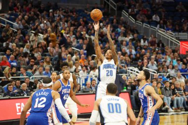 Orlando Magic 27 Aralık 2019 Cuma günü Orlando, Florida 'daki Amway Arena' da Philadelphia 76ers 'a ev sahipliği yapıyor..