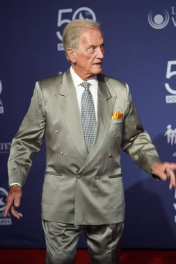 15 Ekim 2019 'da Nashville, Tennessee' deki Linbscome Üniversitesi 'nde verilen 50. GMA Dove Ödülleri sırasında kırmızı halı. 