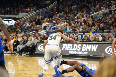 Orlando Magic, 8 Şubat 2020 tarihinde Orlando Florida 'daki Amway' de Milwaukee Bucks 'a ev sahipliği yaptı..  