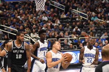 Orlando Magic, 19 Aralık 2018 tarihinde Orlando Florida 'daki Amway Center' da San Antonio Spurs 'a ev sahipliği yapmaktadır.. 