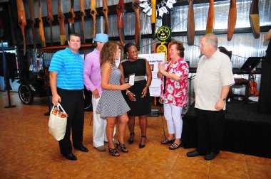 19 Eylül 2015 'te, Bebekler için Kahramanlar Sanford Florida' da bir bağış etkinliğine ev sahipliği yaptı..  