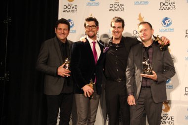15 Ekim 2013 'te Tennessee, Nashville' deki Allen Arena 'da düzenlenen 44. GMA Dove Ödülleri' nin sahne arkasında.