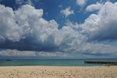 George Town 'daki Caymond Adası' ndaki en güzel plajların güzel manzarası. 