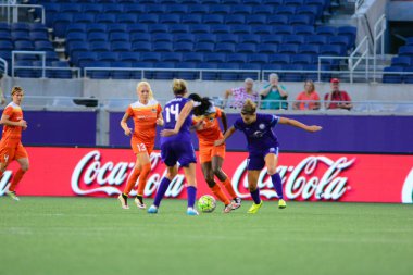 Orlando Pride sunucusu Houston Dash 23 Haziran 2016 'da Orlando Florida' daki Dünya Kampı Stadyumu 'nda..