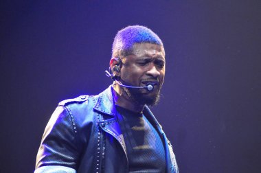 R & B Şarkıcısı Usher 12 Aralık 2014 'te Orlando Florida' daki Amway Center 'da sahne alacak..  