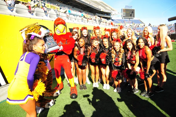 Lsu Gezicht Louisville Tijdens 71E Citrus Bowl Camping World Stadium — Stockfoto