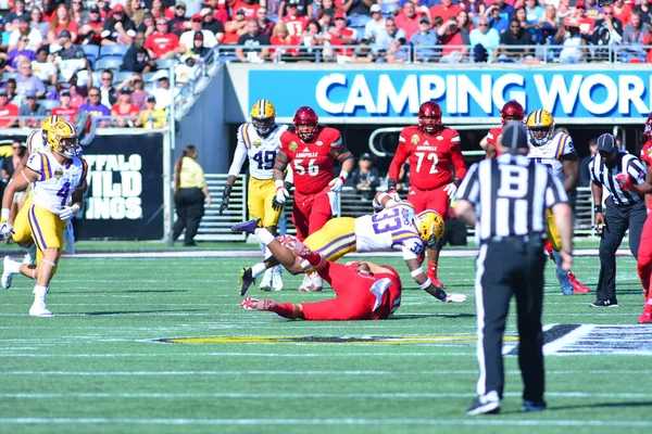 Lsu Čelit Louisville Během Citrus Bowl Stadionu Camping World Orlandu — Stock fotografie