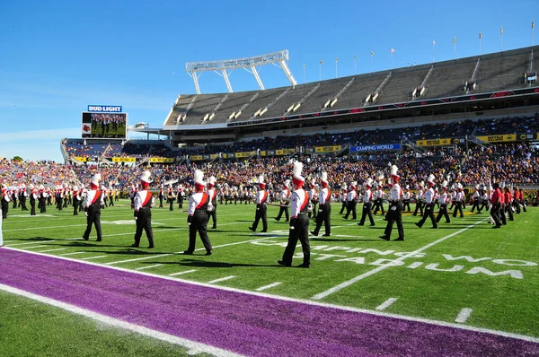 Lsu Зустрічається Луїсвіллом Під Час Citrus Bowl Стадіоні Camping World — стокове фото