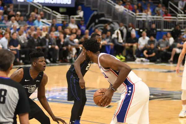 Orlando Magic, Philadelphia 76ers 'ı 14 Kasım 2018' de Orlando Florida 'daki Amway Center' da ağırlıyor..