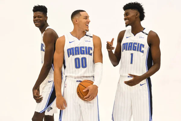 Izquierda Derecha Mohamed Bamba Aaron Gordon Jonathan Isaac Posando Para — Foto de Stock