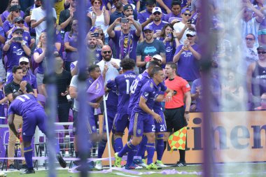 Orlando City 15 Nisan 2017 'de Florida, Orlando' daki Citrus Bowl 'da Los Angeles Galaksisine ev sahipliği yaptı.. 