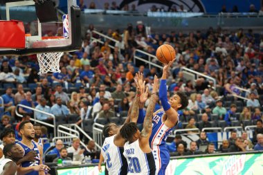 Orlando Magic 13 Ekim 2019 'da Florida, Orlando' daki Amway Center 'da Philadelphia 76ers' a ev sahipliği yaptı..  