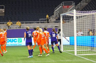 Orlando Pride sunucusu Houston Dash 23 Haziran 2016 'da Orlando Florida' daki Dünya Kampı Stadyumu 'nda..
