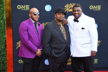 24 Mart 2018 Cumartesi günü Las Vegas 'taki Orleans Resort' ta düzenlenen 33. Yıldız Ödülleri Kırmızı Halı sırasında ünlüler.