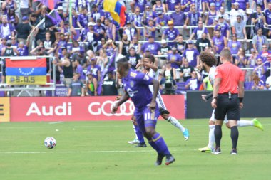 Orlando City 15 Nisan 2017 'de Florida, Orlando' daki Citrus Bowl 'da Los Angeles Galaksisine ev sahipliği yaptı.. 