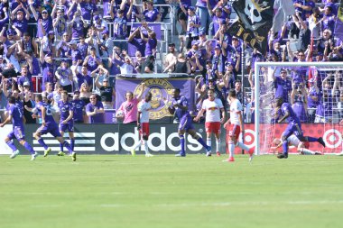 Orlando City SC, 9 Nisan 2019 'da Orlando, Florida' daki Citrus Bowl 'da New York Red Bulls' a ev sahipliği yapıyor.. 