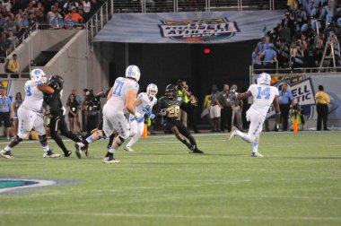 Kuzey Carolina 29 Aralık 2015 tarihinde Orlando Florida 'daki Kamp Dünya Stadyumu' nda oynanan Russell Atletizm Kupası 'nda Baylor ile karşılaşacak..