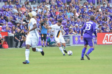 Orlando City 15 Nisan 2017 'de Florida, Orlando' daki Citrus Bowl 'da Los Angeles Galaksisine ev sahipliği yaptı..  