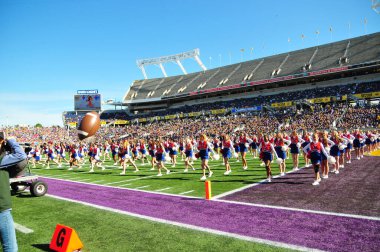 LSU, 31 Aralık 2016 tarihinde Orlando Florida 'daki Kamp Dünya Stadyumu' nda oynanan 71. Citrus Kupası 'nda Louisville ile karşılaşacak..  