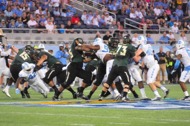 Kuzey Carolina 29 Aralık 2015 tarihinde Orlando Florida 'daki Kamp Dünya Stadyumu' nda oynanan Russell Atletizm Kupası 'nda Baylor ile karşılaşacak.. 