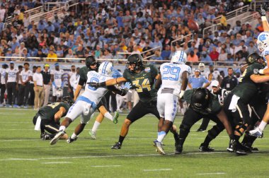 Kuzey Carolina 29 Aralık 2015 tarihinde Orlando Florida 'daki Kamp Dünya Stadyumu' nda oynanan Russell Atletizm Kupası 'nda Baylor ile karşılaşacak..