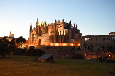 Palma De Mallorca İspanya 'daki Palma Kilisesi' nin gece manzarası