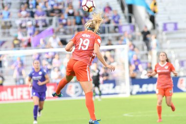 Orlando Pride, 22 Nisan 2018 'de Florida, Orlando' daki Exploria Stadyumu 'nda Houston Dash' e ev sahipliği yaptı..  