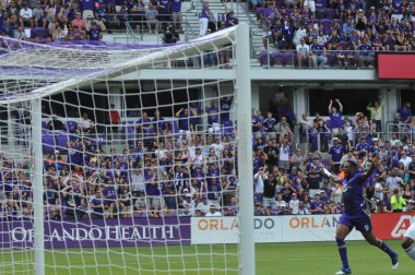 Orlando City 15 Nisan 2017 'de Florida, Orlando' daki Citrus Bowl 'da Los Angeles Galaksisine ev sahipliği yaptı.. 
