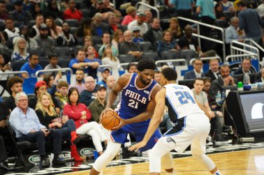 Orlando Magic 27 Aralık 2019 Cuma günü Orlando, Florida 'daki Amway Arena' da Philadelphia 76ers 'a ev sahipliği yapıyor..