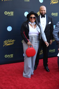 24 Mart 2018 Cumartesi günü Las Vegas 'taki Orleans Resort' ta düzenlenen 33. Yıldız Ödülleri Kırmızı Halı sırasında ünlüler. 