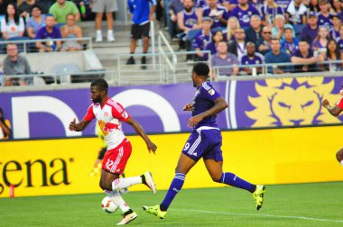 Orlando City SC, 6 Mayıs 2016 'da Orlando Florida' daki Dünya Kampı Stadyumu 'nda New York Red Bulls' a ev sahipliği yaptı..  