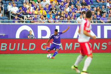 Orlando City SC, 6 Mayıs 2016 'da Orlando Florida' daki Dünya Kampı Stadyumu 'nda New York Red Bulls' a ev sahipliği yaptı..  