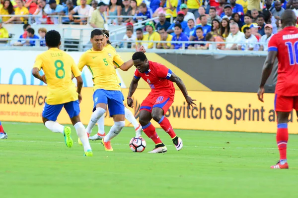 Brezilya, 8 Haziran 2016 tarihinde Orlando Florida 'daki Copa America Centenario' da Haiti ile karşılaştı..