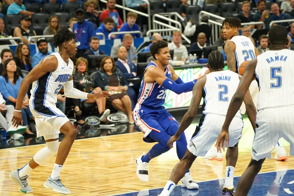 Orlando Magic 13 Ekim 2019 'da Florida, Orlando' daki Amway Center 'da Philadelphia 76ers' a ev sahipliği yaptı..  