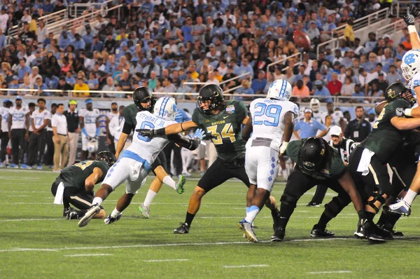 Kuzey Carolina 29 Aralık 2015 tarihinde Orlando Florida 'daki Kamp Dünya Stadyumu' nda oynanan Russell Atletizm Kupası 'nda Baylor ile karşılaşacak..