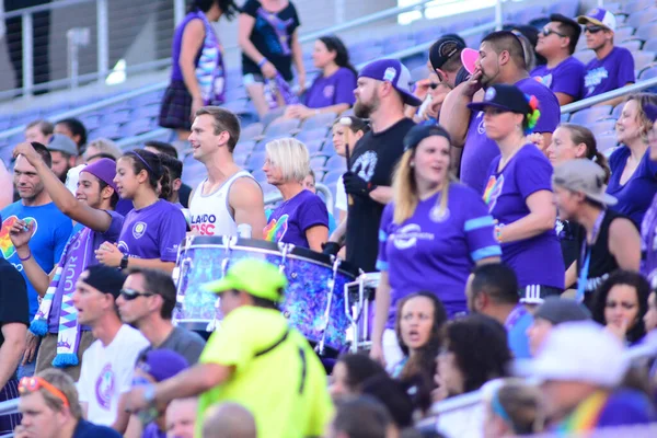 Orlando Pride sunucusu Houston Dash 23 Haziran 2016 'da Orlando Florida' daki Dünya Kampı Stadyumu 'nda..