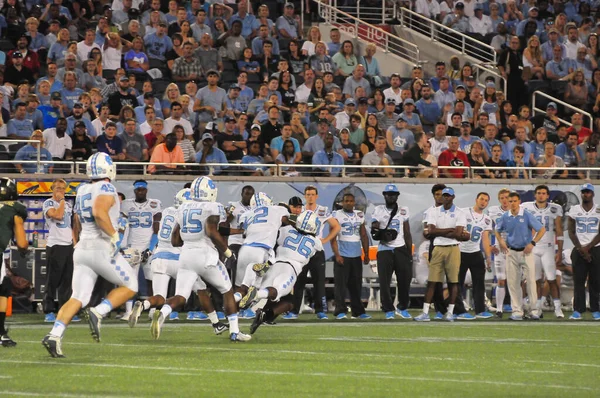 Severní Karolína Čelí Baylor Během Russell Athletic Bowl Stadionu Camping — Stock fotografie