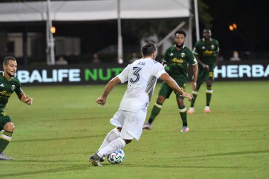 Los Angeles Galaksisi, 14 Temmuz 2020 'de Orlando Florida ABD' deki ESPN Vahşi Spor Dünyası 'nda düzenlenen MLS Sırt Turnuvası sırasında Portland Timbers ile karşı karşıya geldi.