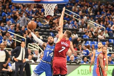 Orlando Magic 17 Ekim 2018 'de Orlando Florida' daki Amway Center 'da Miami Heat' i sunar..