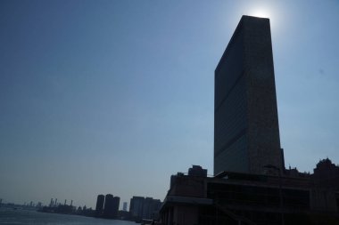 New York 'un sokak manzarası, gökdelenler, binaların dışı. 