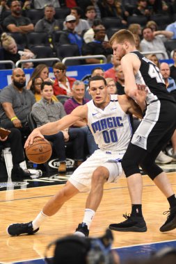 Orlando Magic, 19 Aralık 2018 tarihinde Orlando Florida 'daki Amway Center' da San Antonio Spurs 'a ev sahipliği yapmaktadır.