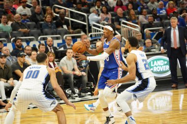 Orlando Magic 27 Aralık 2019 Cuma günü Orlando, Florida 'daki Amway Arena' da Philadelphia 76ers 'a ev sahipliği yapıyor..