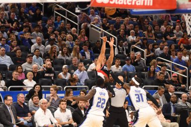 Orlando Magic 25 Ekim 2018 'de Orlando Florida' daki Amway Center 'da Portland Trail Blazers' ı sunar.. 