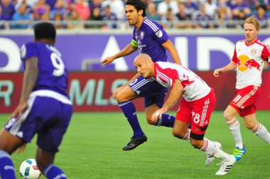 Orlando City SC, 6 Mayıs 2016 'da Orlando Florida' daki Dünya Kampı Stadyumu 'nda New York Red Bulls' a ev sahipliği yaptı.. 