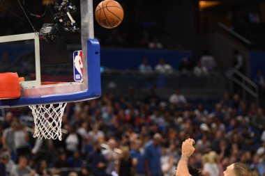 Orlando Magic 25 Ekim 2018 'de Orlando Florida' daki Amway Center 'da Portland Trail Blazers' ı sunar.. 