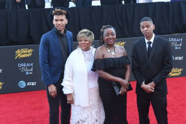 Kırmızı Halı Fotoğrafları 29 Mart 2019 Cumartesi günü Las Vegas 'taki Orleans Resort' ta düzenlenen 34. Yıldız Ödülleri sırasında çekildi.